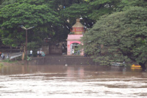 sangli-flood-news-sanglikars-are-afraid-of-floods-warna-bahe-takari-residents-of-baghphuti-river-banks-ordered-to-evacuate-water-rose-by-10-feet-in-24-hours-in-sangli